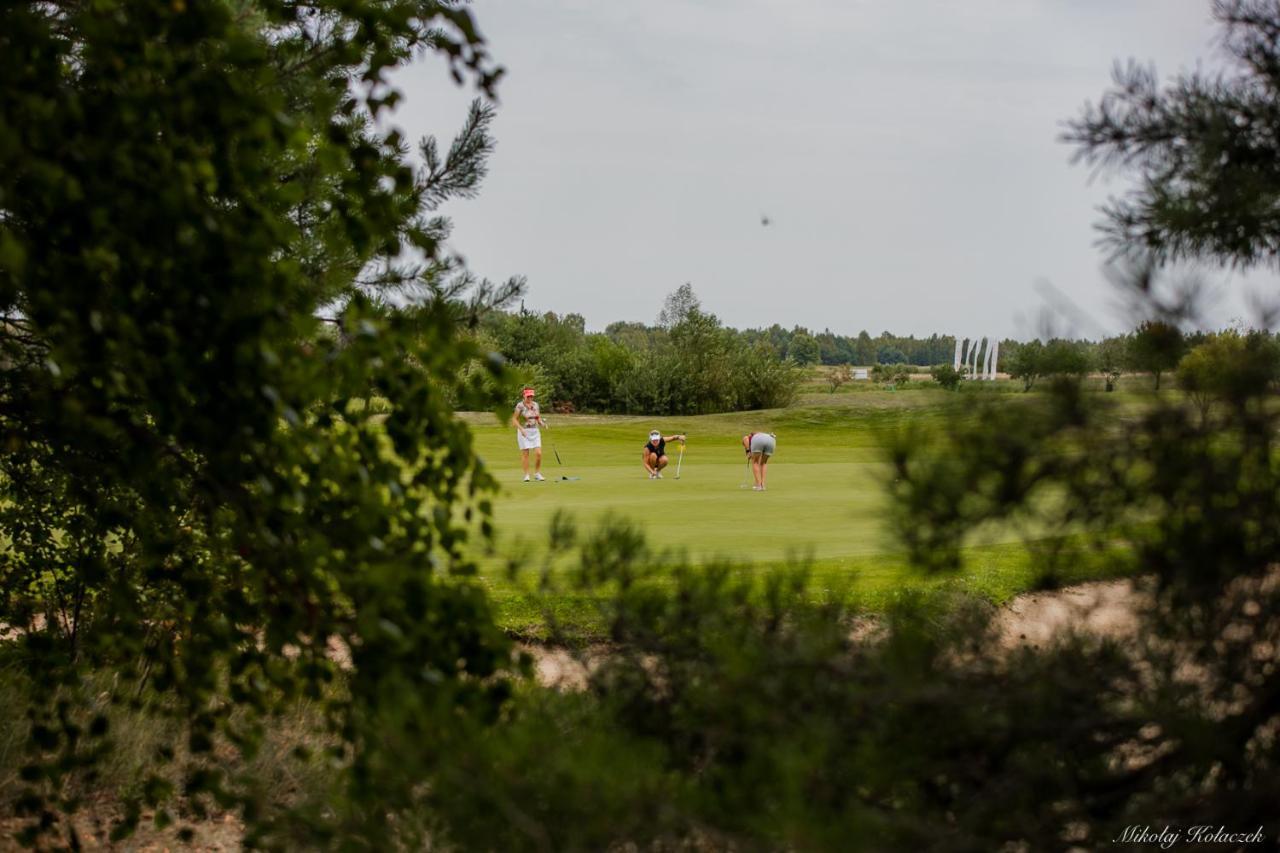 Golf Apartament W Sobieniach Sobienie Jeziory Екстер'єр фото