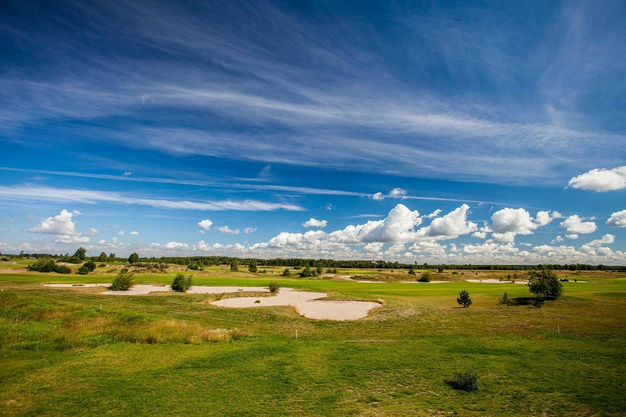 Golf Apartament W Sobieniach Sobienie Jeziory Екстер'єр фото